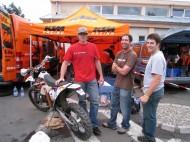Geoff and guys (1024x768)